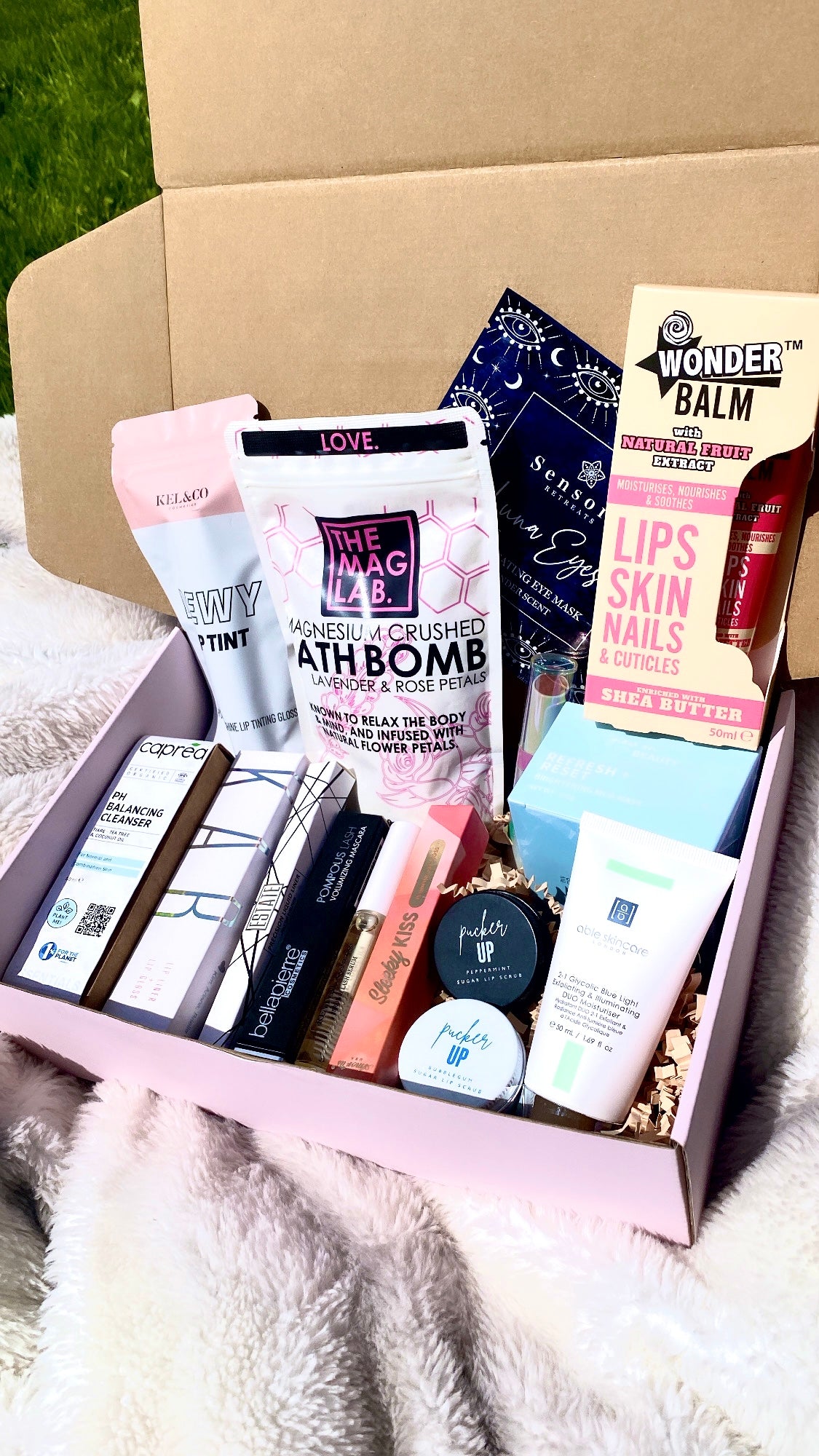 The Deluxe Beauty Box | Monthly * NEW *