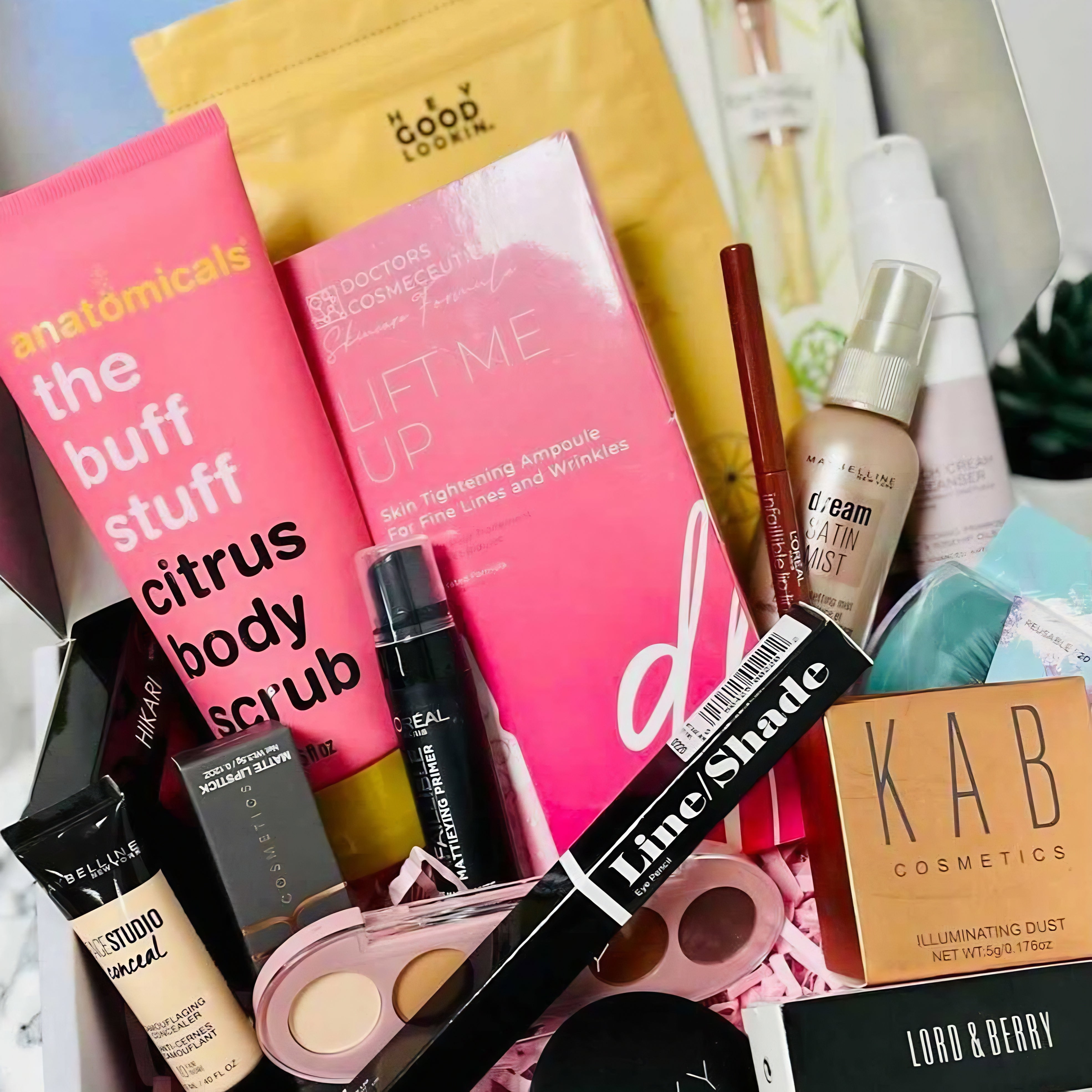 Red Beauty Box Deluxe 15 Piece Bundle Mystery Beauty Box – Pretty Obsessed